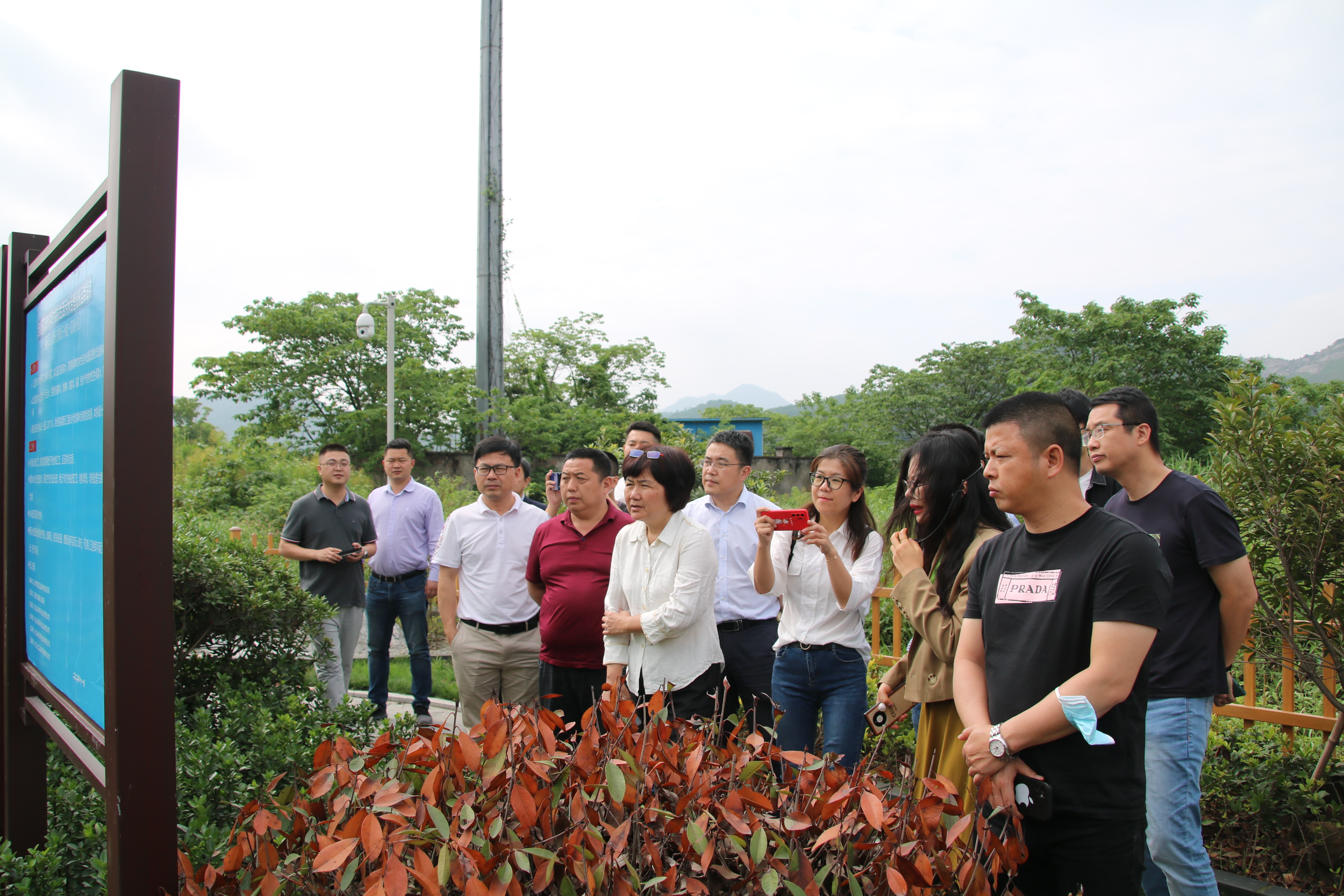 2021年5月17日，厦门市市政园林局总工程师王艳艳一行考察金沙威尼斯欢乐娱人城湖埠村农污项目。